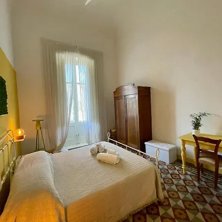 4 Balconi House-Appartamento Salentino Nel Centro Di Lecce Exterior foto